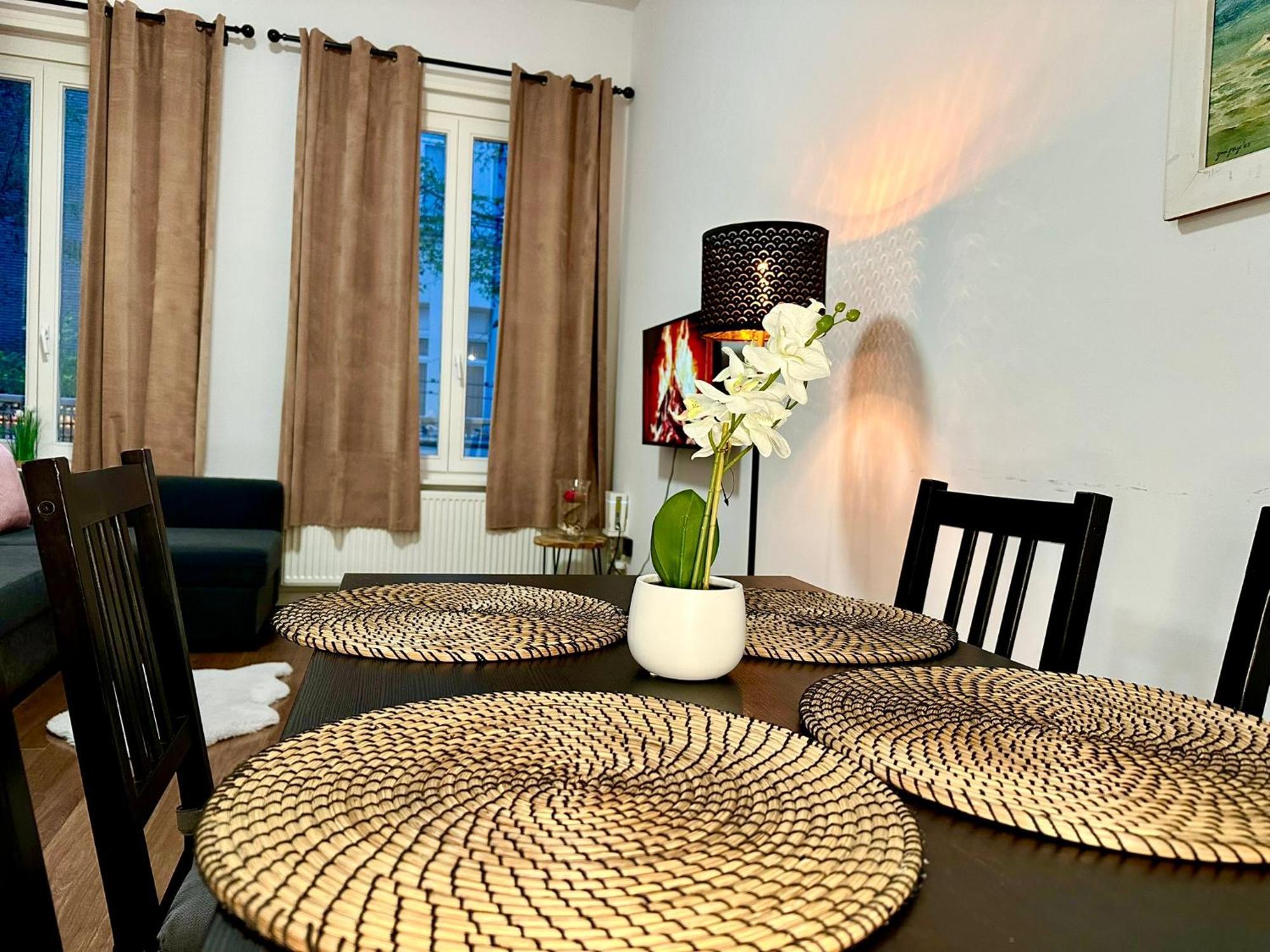 Luxury Suites Centrum By Rikas Hotels Anvers Dış mekan fotoğraf