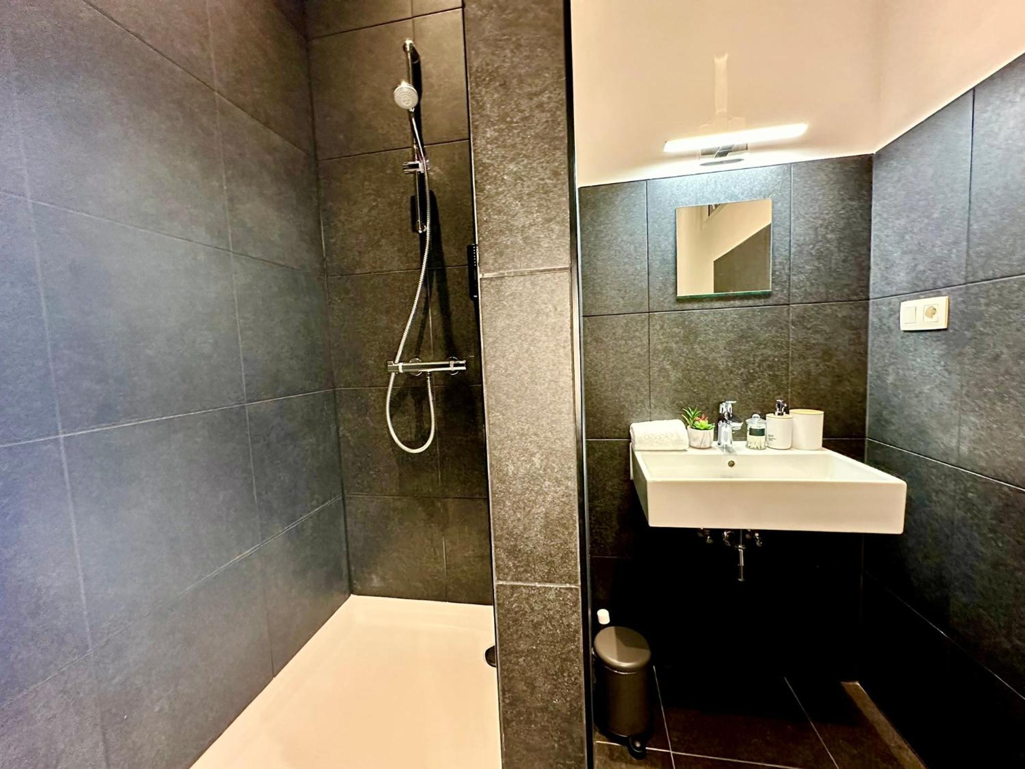 Luxury Suites Centrum By Rikas Hotels Anvers Dış mekan fotoğraf